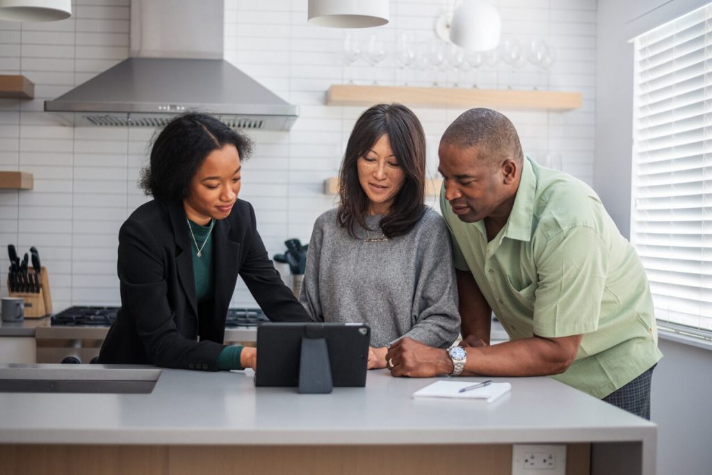 People signing memorandum of lease